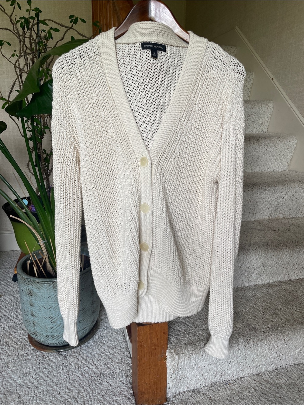 Banana Republic 100% Cotton Cream Open-Weave V-Neck Button Cardigan